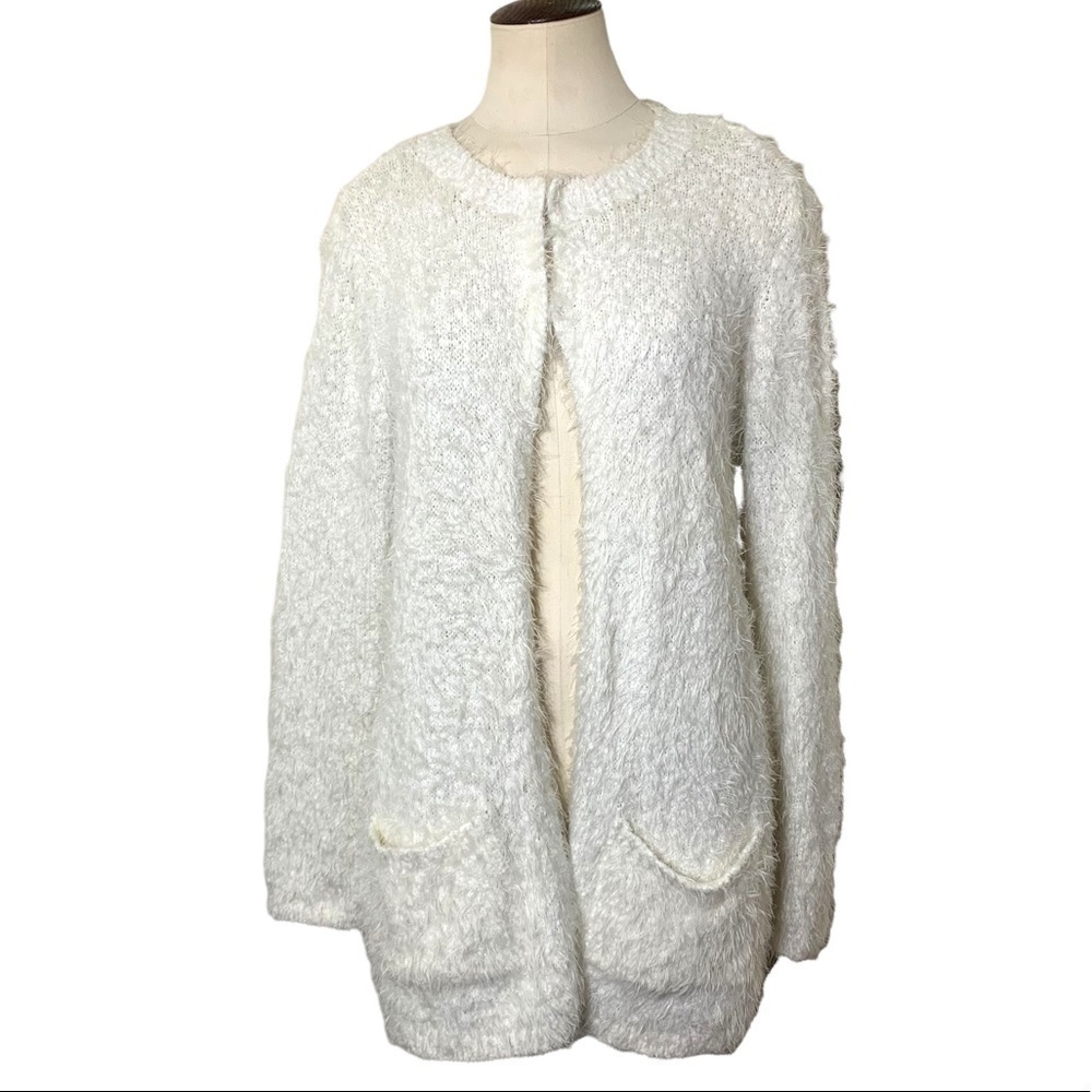 White Knit Cardigan Sz L Cozy Soft Front Pocket Neutral Minimalist Closet staple